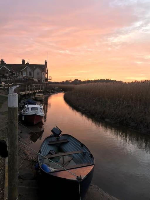 Lovely Quiet Cottage Sleeps 4 Adults, 4 Children, Dog Friendly Cley next the Sea Exterior foto